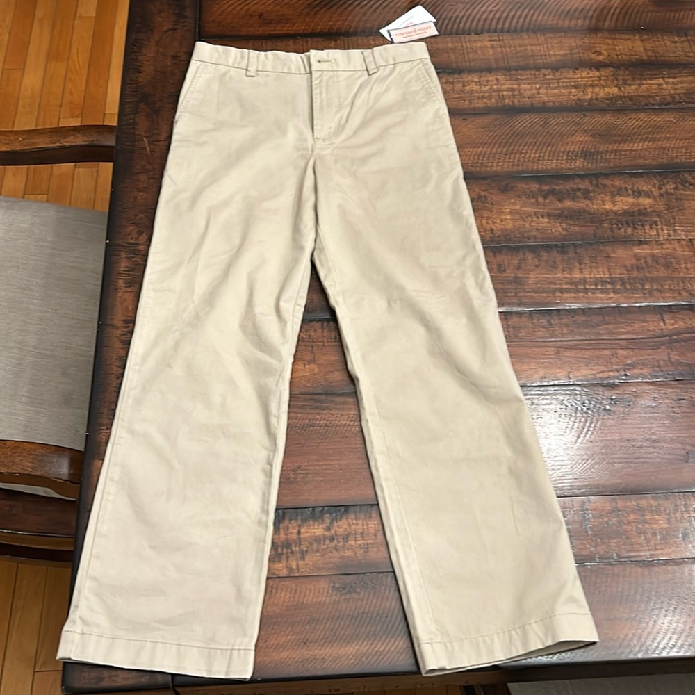 Vineyard vines boys khaki pants to size 14
Never worn